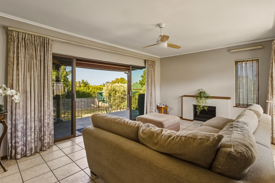 3 Bedroom Property for Sale in Die Wingerd Western Cape